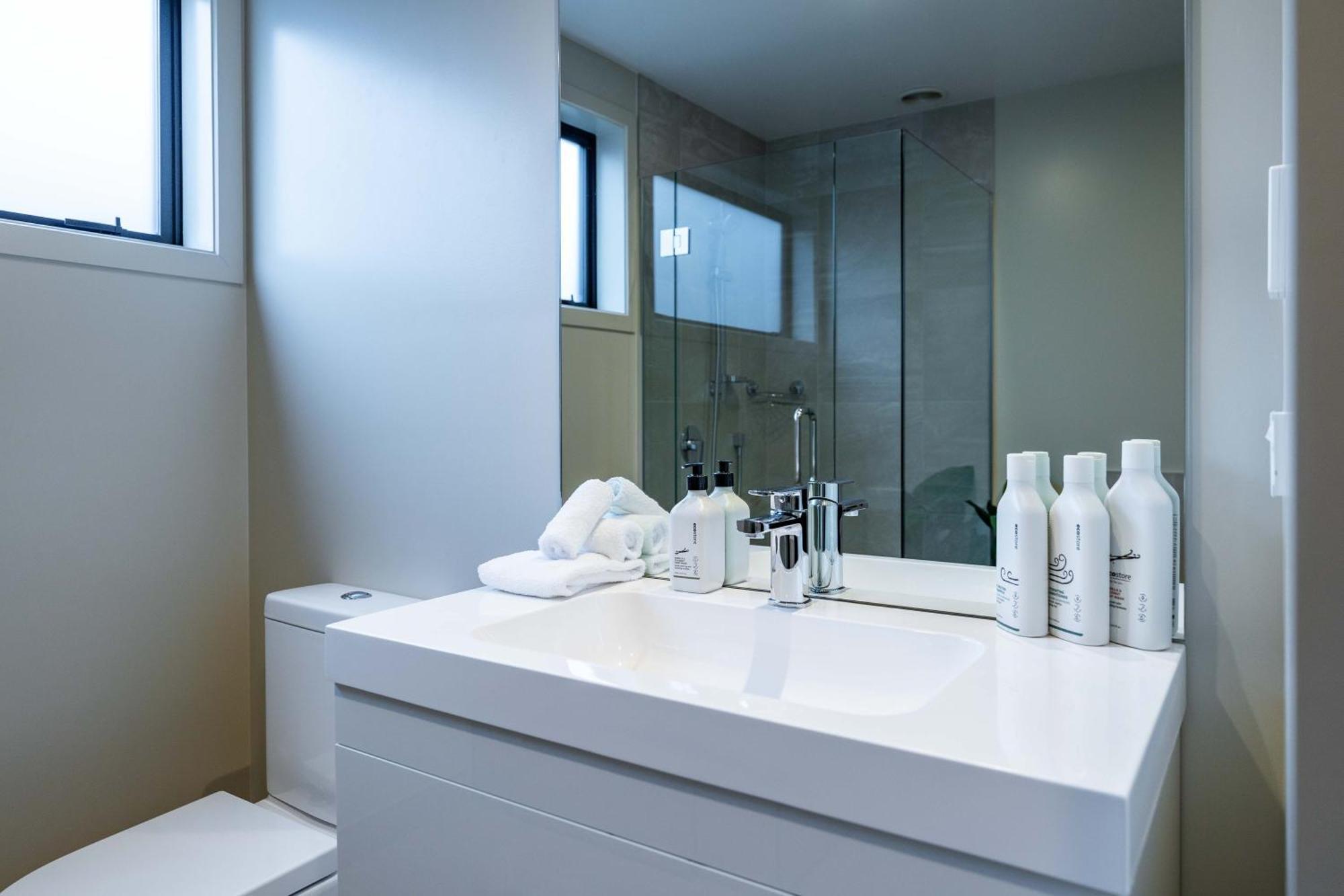 Outlet Sanctuary Villa Wanaka Dış mekan fotoğraf